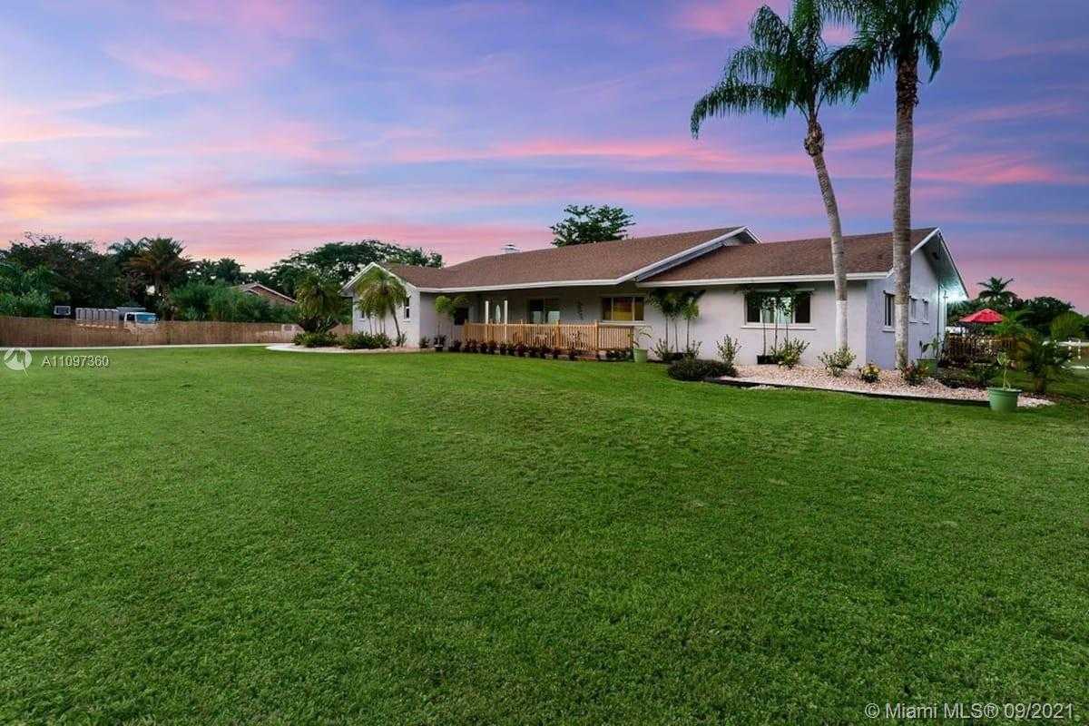 Small Image of 19491 SOUTH WEST 210TH ST, Miami Number 6