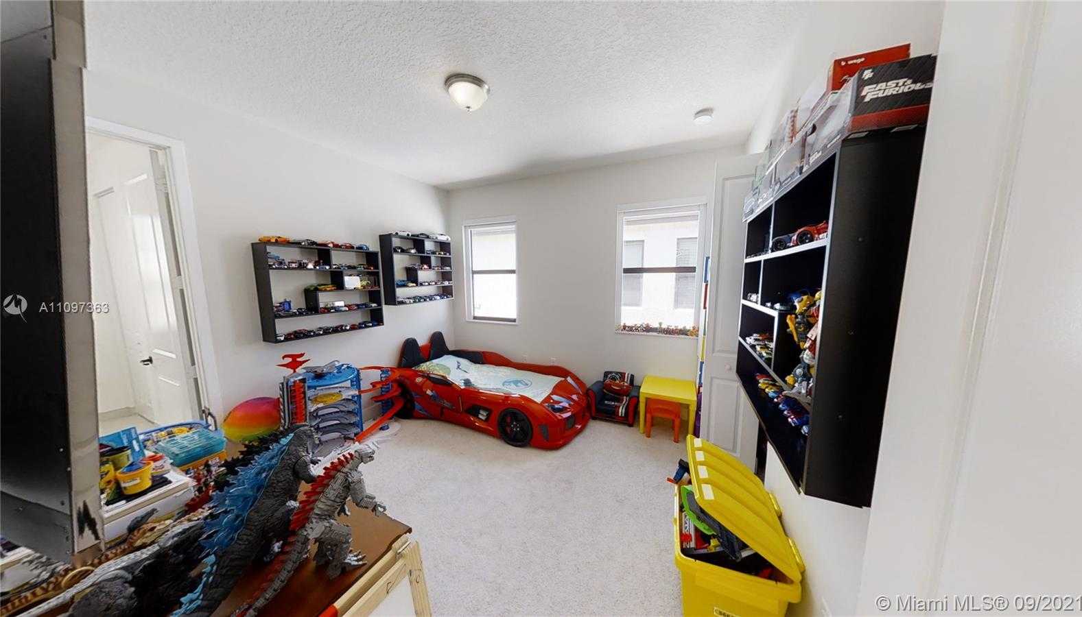 Small Image of 3261 WEST 99TH PL, Hialeah Number 16
