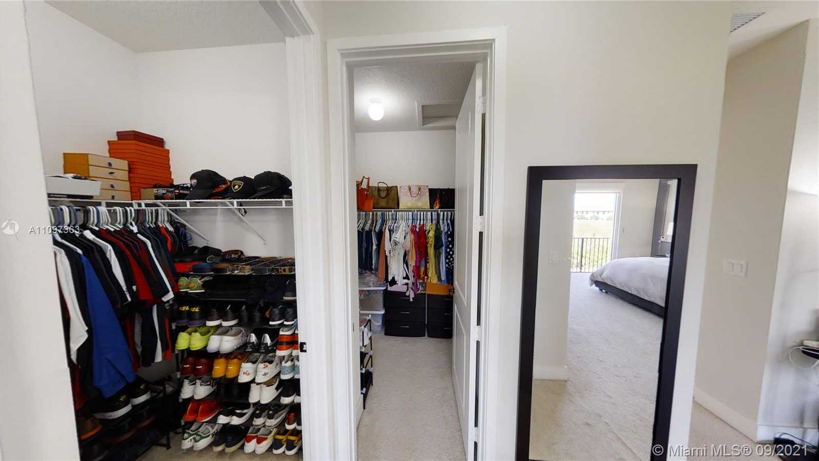 Small Image of 3261 WEST 99TH PL, Hialeah Number 19