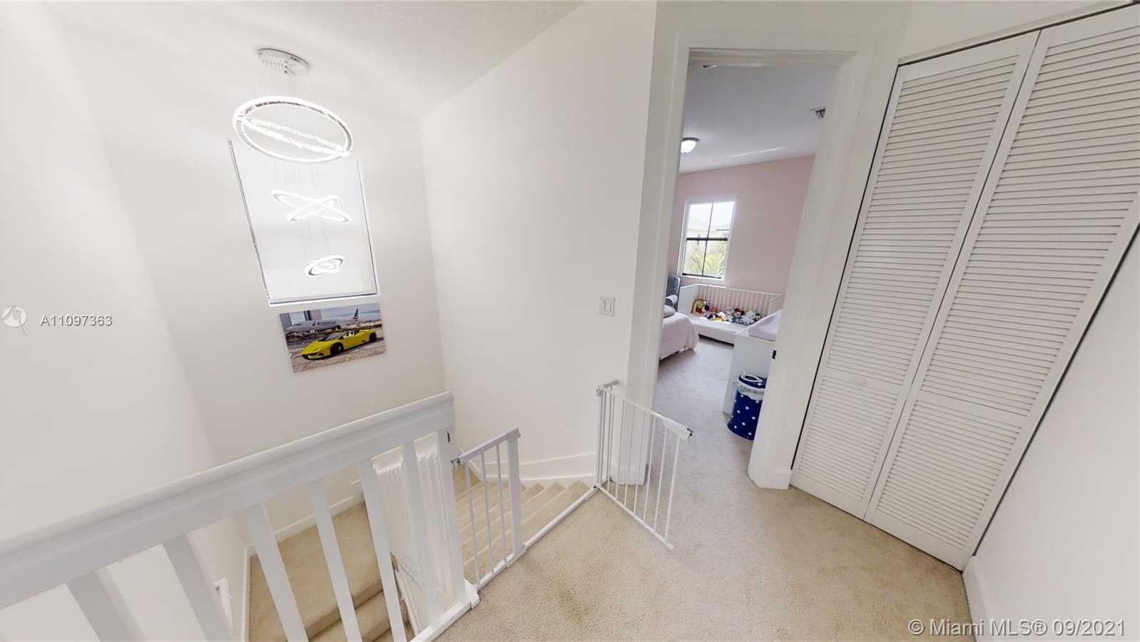 Small Image of 3261 WEST 99TH PL, Hialeah Number 20