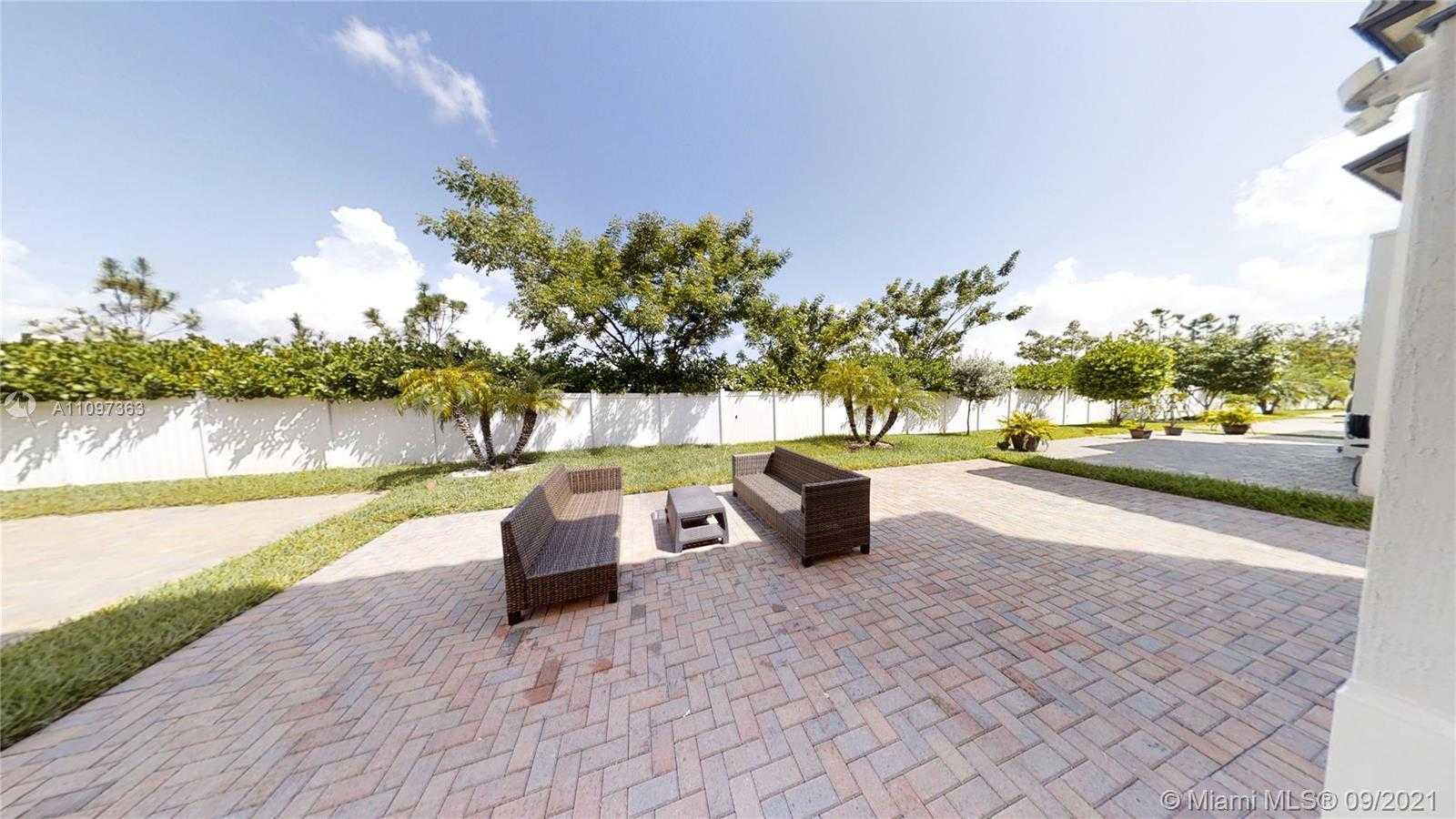 Small Image of 3261 WEST 99TH PL, Hialeah Number 3
