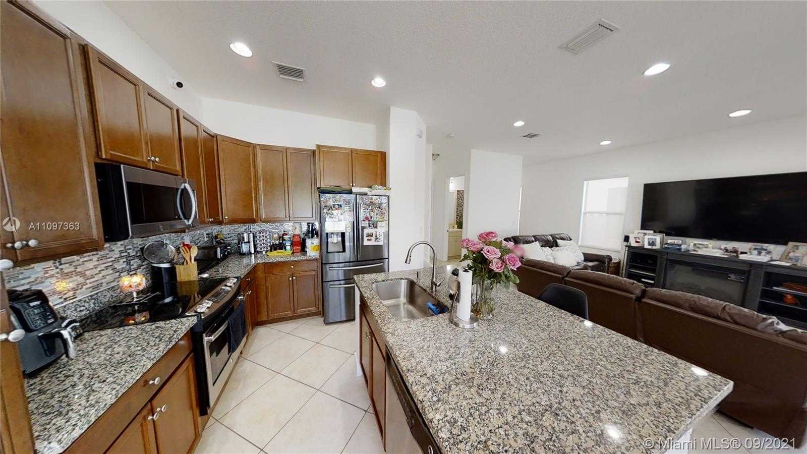 Small Image of 3261 WEST 99TH PL, Hialeah Number 8