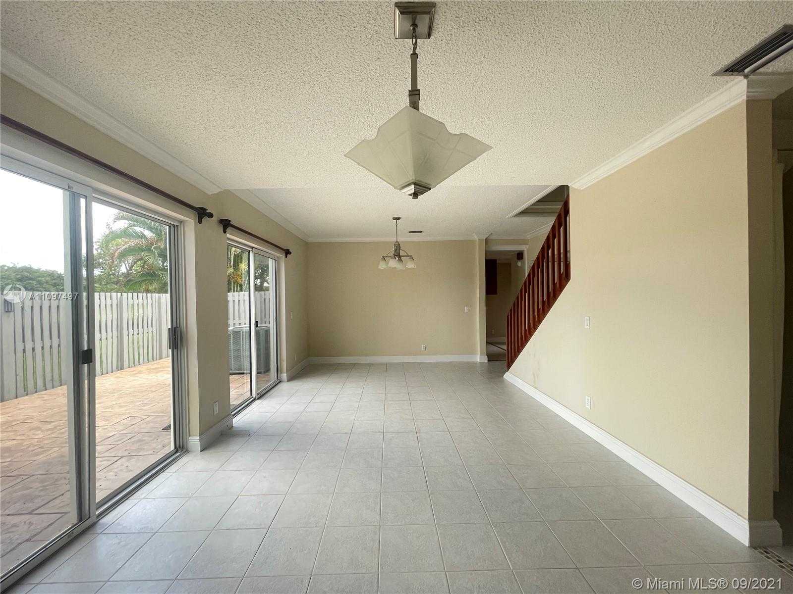 Small Image of 1486 Springside Dr, Weston, FL 33326, USA Number 15