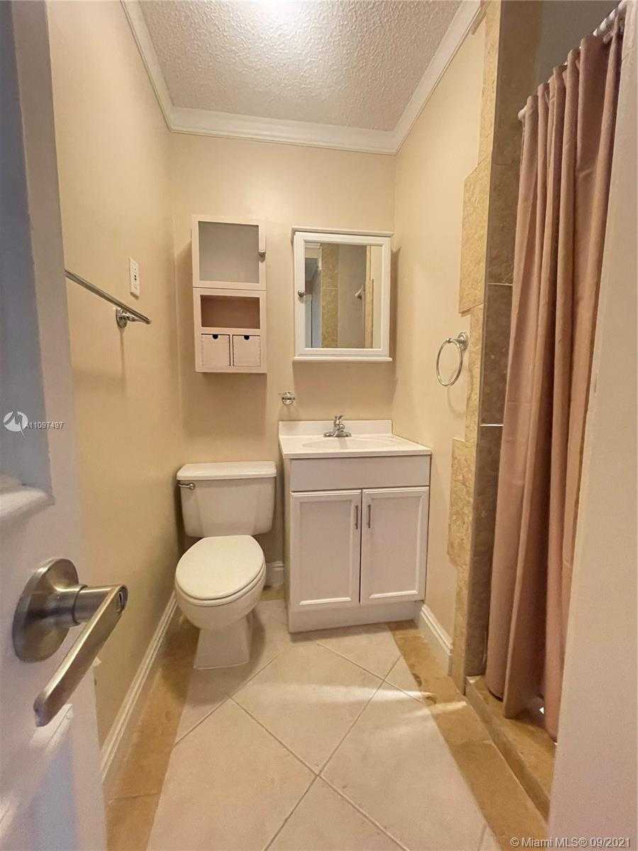 Small Image of 1486 Springside Dr, Weston, FL 33326, USA Number 16