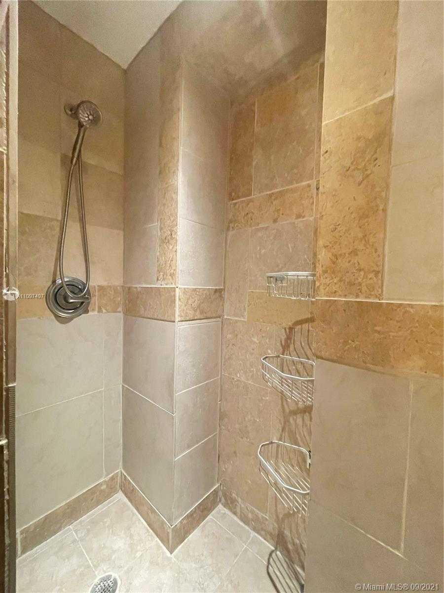 Small Image of 1486 Springside Dr, Weston, FL 33326, USA Number 17