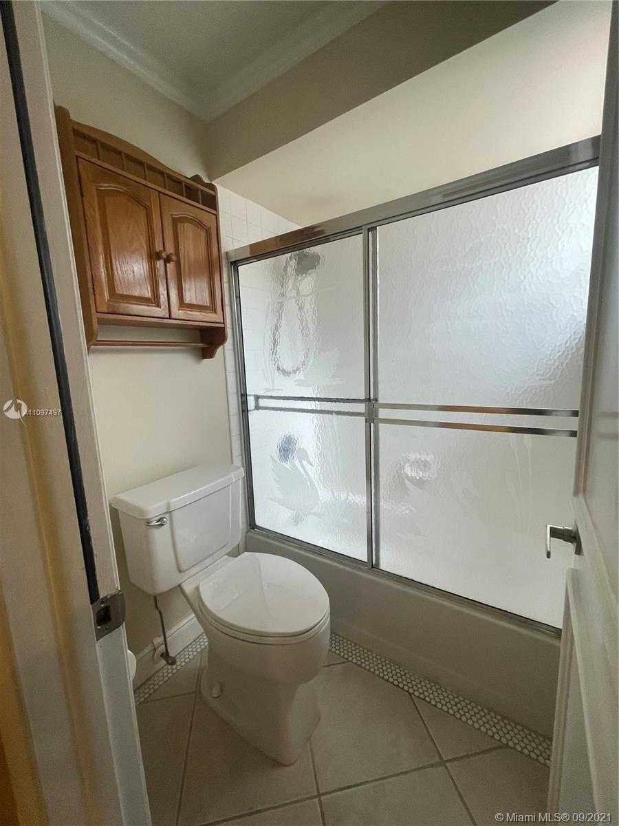 Small Image of 1486 Springside Dr, Weston, FL 33326, USA Number 20