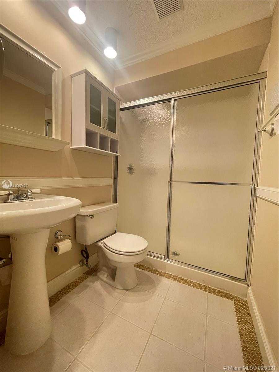 Small Image of 1486 Springside Dr, Weston, FL 33326, USA Number 23