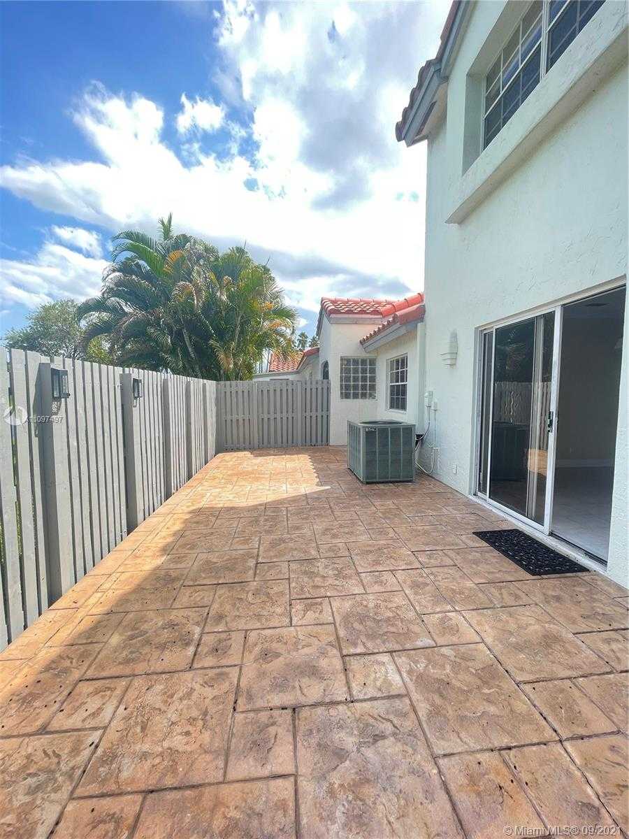 Small Image of 1486 Springside Dr, Weston, FL 33326, USA Number 24