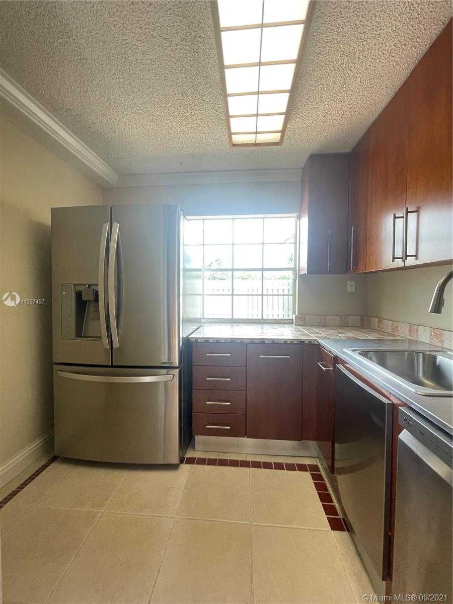Small Image of 1486 Springside Dr, Weston, FL 33326, USA Number 8