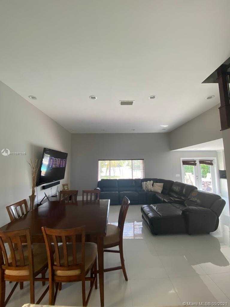 Small Image of 10228 SOUTH WEST 23RD CT #10228, Miramar Number 3