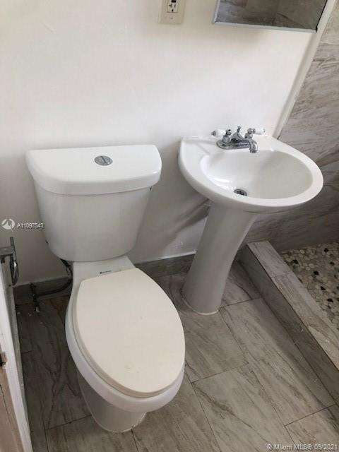 Small Image of 1141 MARSEILLE DR #2, Miami Beach Number 10
