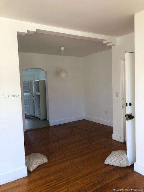 Small Image of 1141 MARSEILLE DR #2, Miami Beach Number 4