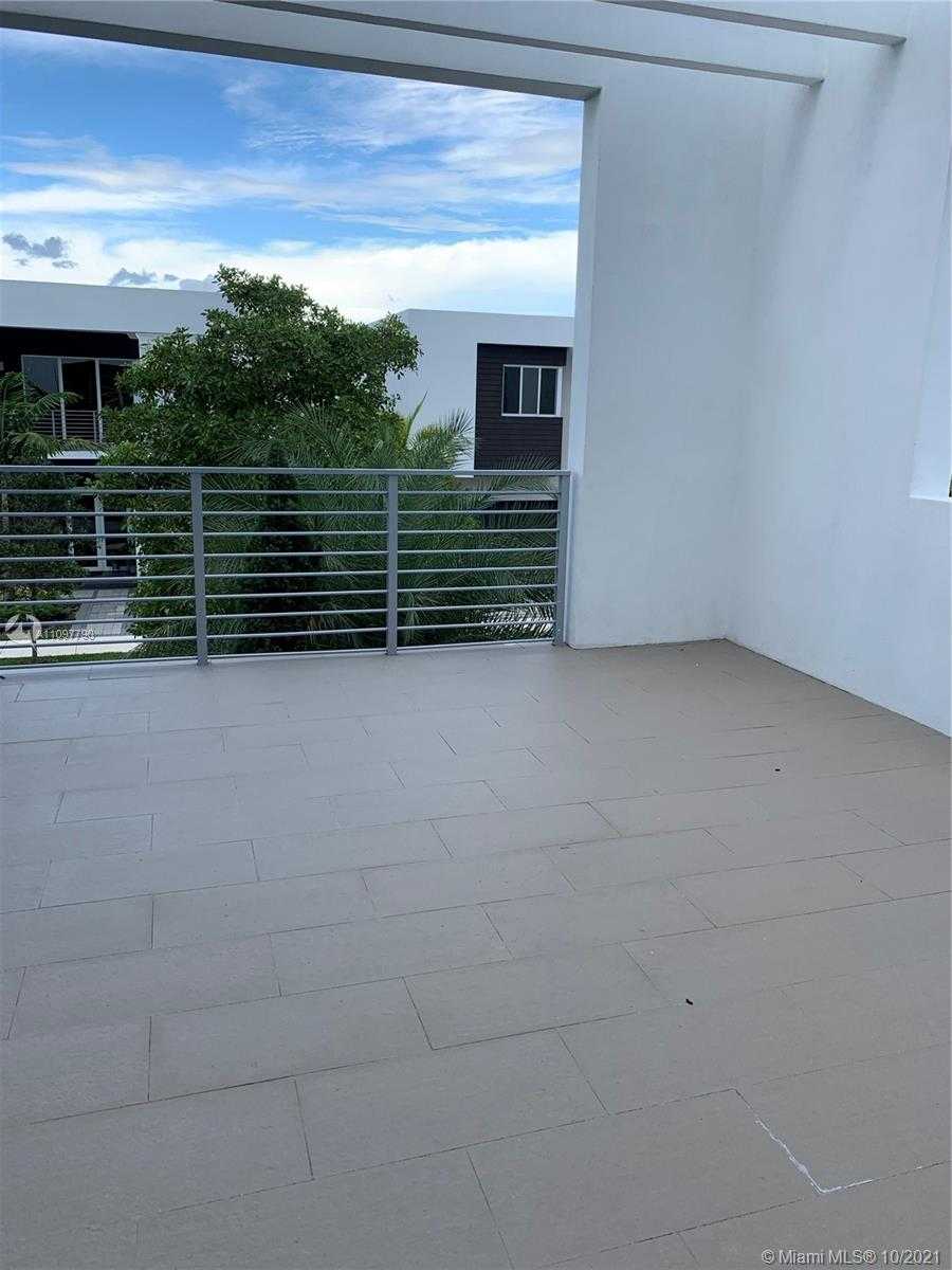 Small Image of 7450 NORTH WEST 100TH CT, Doral Number 21