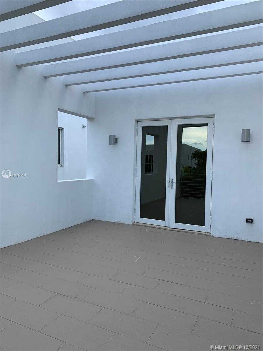 Small Image of 7450 NORTH WEST 100TH CT, Doral Number 22