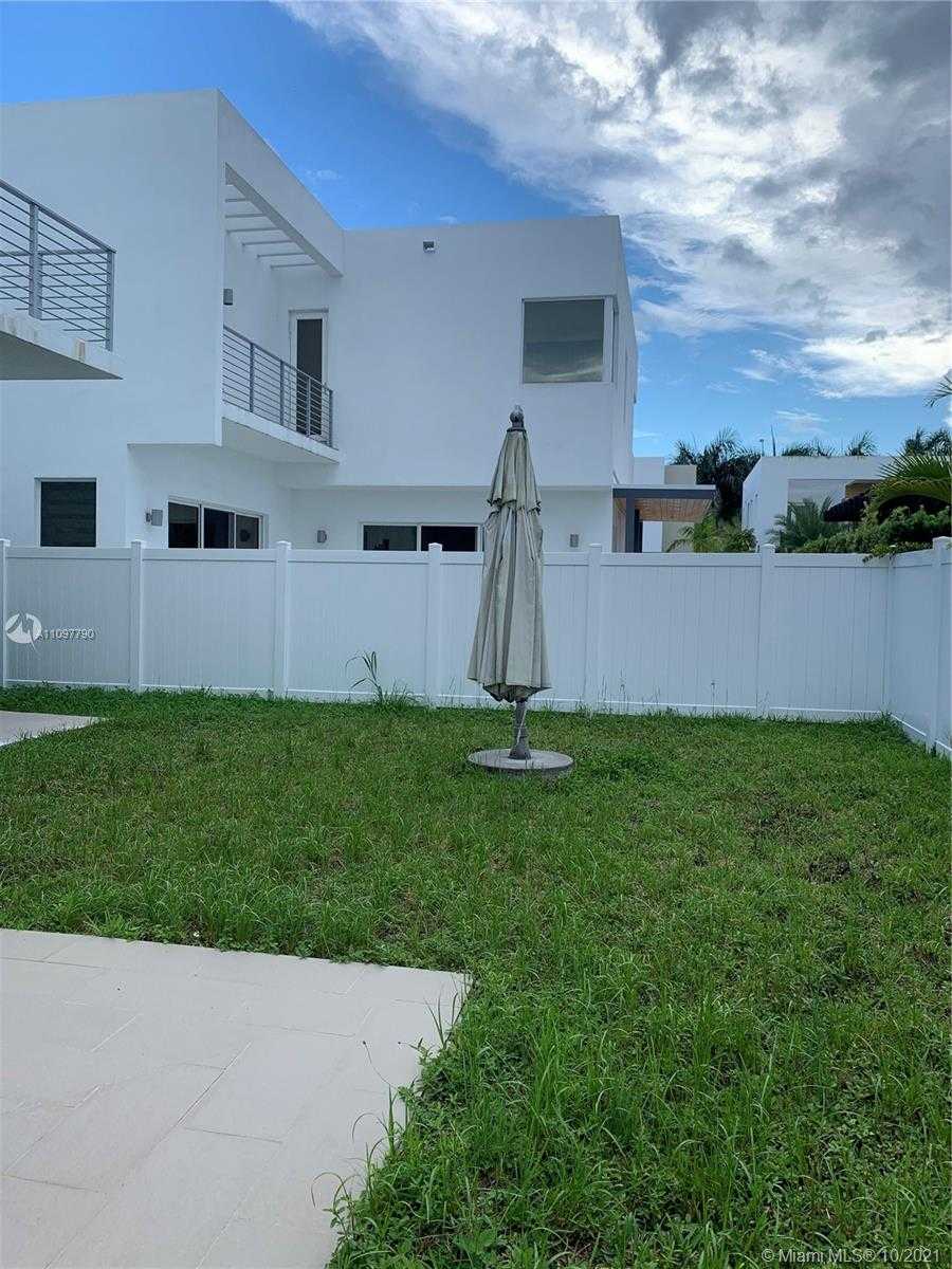 Small Image of 7450 NORTH WEST 100TH CT, Doral Number 24