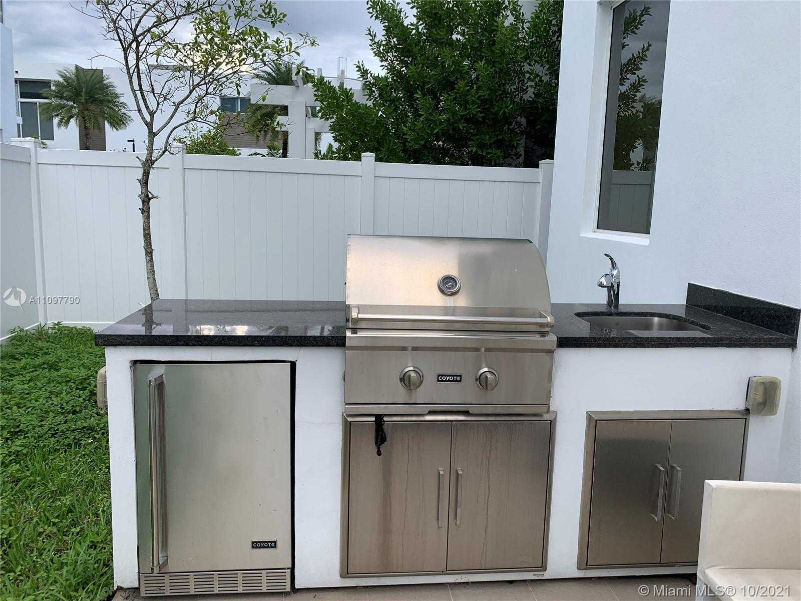 Small Image of 7450 NORTH WEST 100TH CT, Doral Number 25