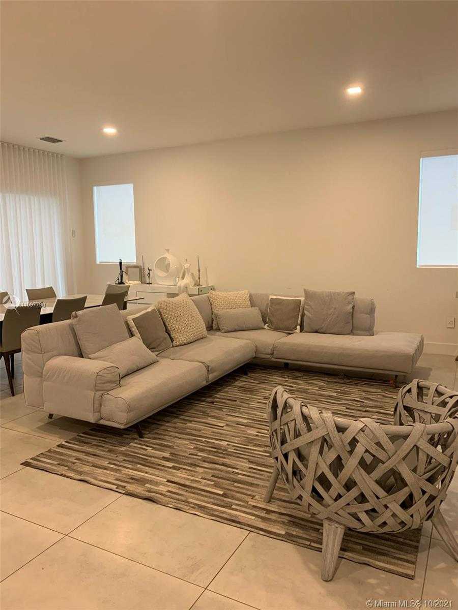 Small Image of 7450 NORTH WEST 100TH CT, Doral Number 4