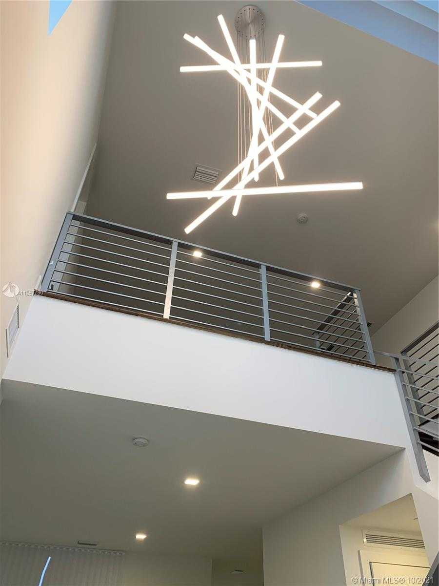 Small Image of 7450 NORTH WEST 100TH CT, Doral Number 8