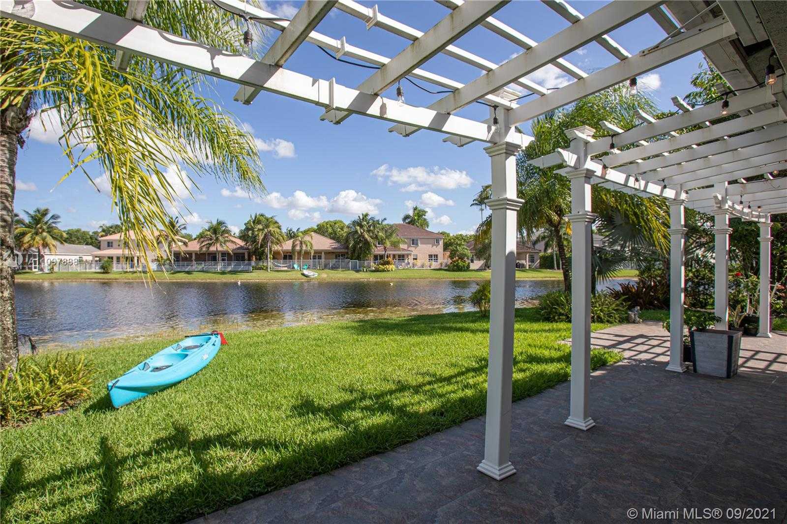 Small Image of 1222 CHINABERRY DR, Weston Number 12