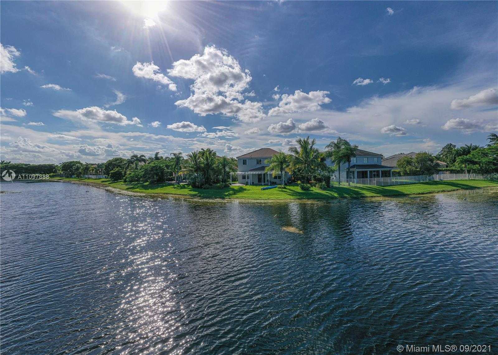 Small Image of 1222 CHINABERRY DR, Weston Number 16