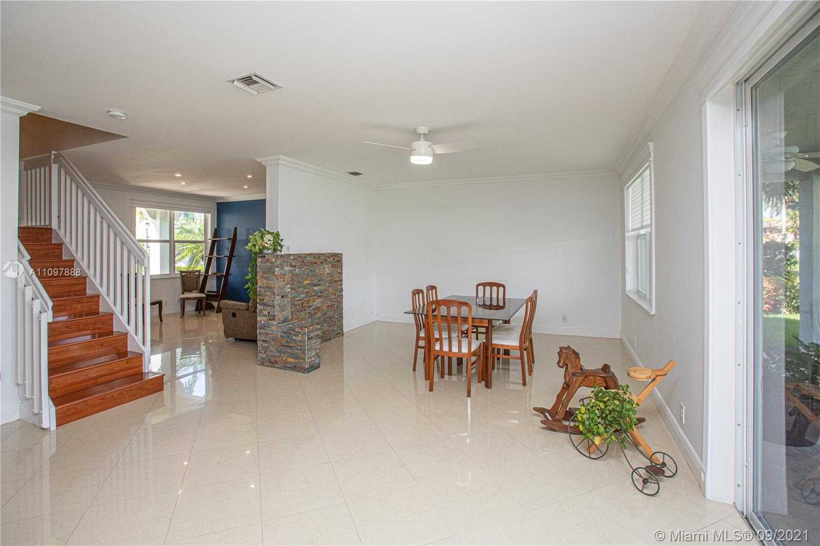 Small Image of 1222 CHINABERRY DR, Weston Number 21