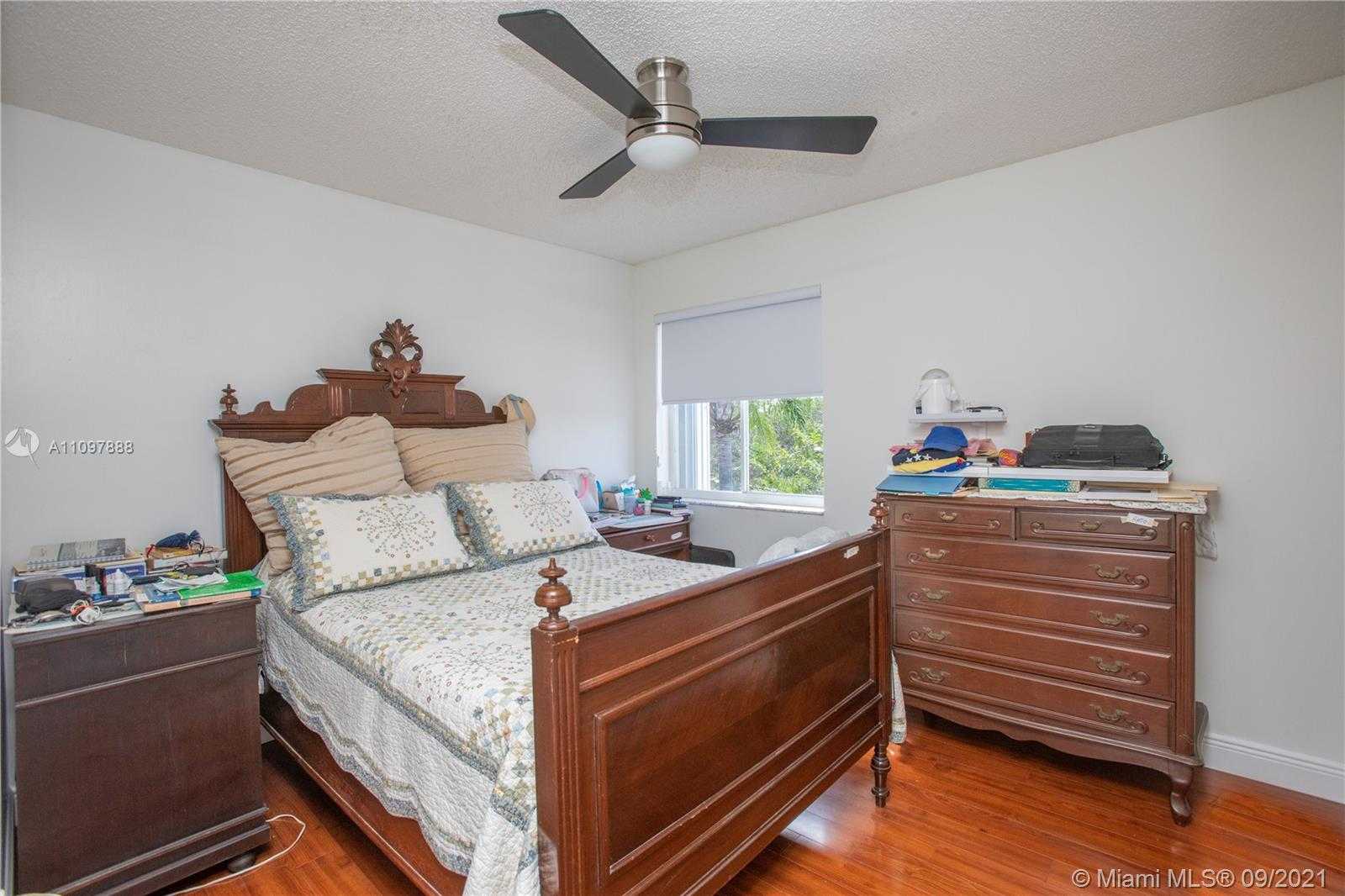 Small Image of 1222 CHINABERRY DR, Weston Number 31