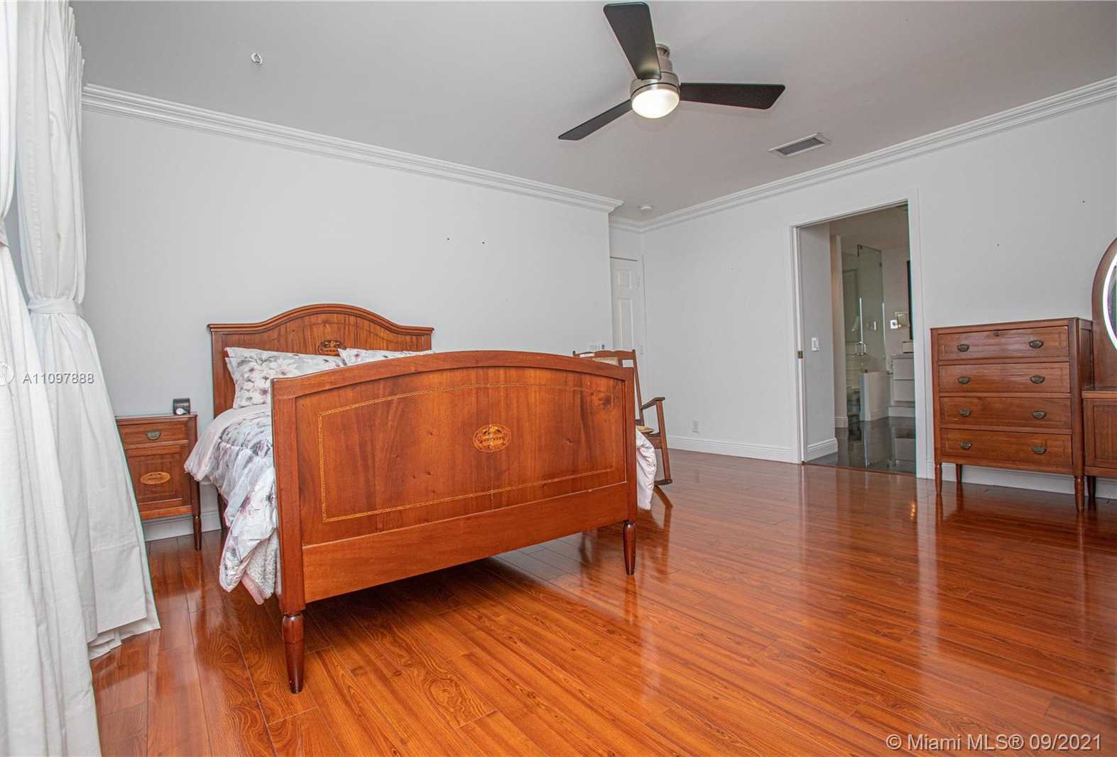 Small Image of 1222 CHINABERRY DR, Weston Number 32