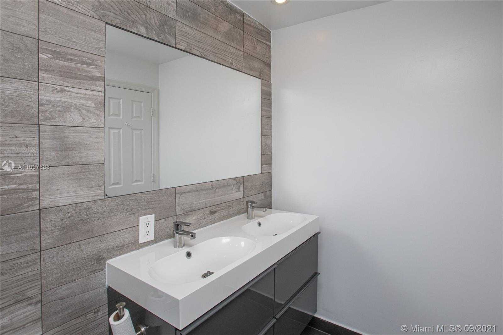 Small Image of 1222 CHINABERRY DR, Weston Number 37