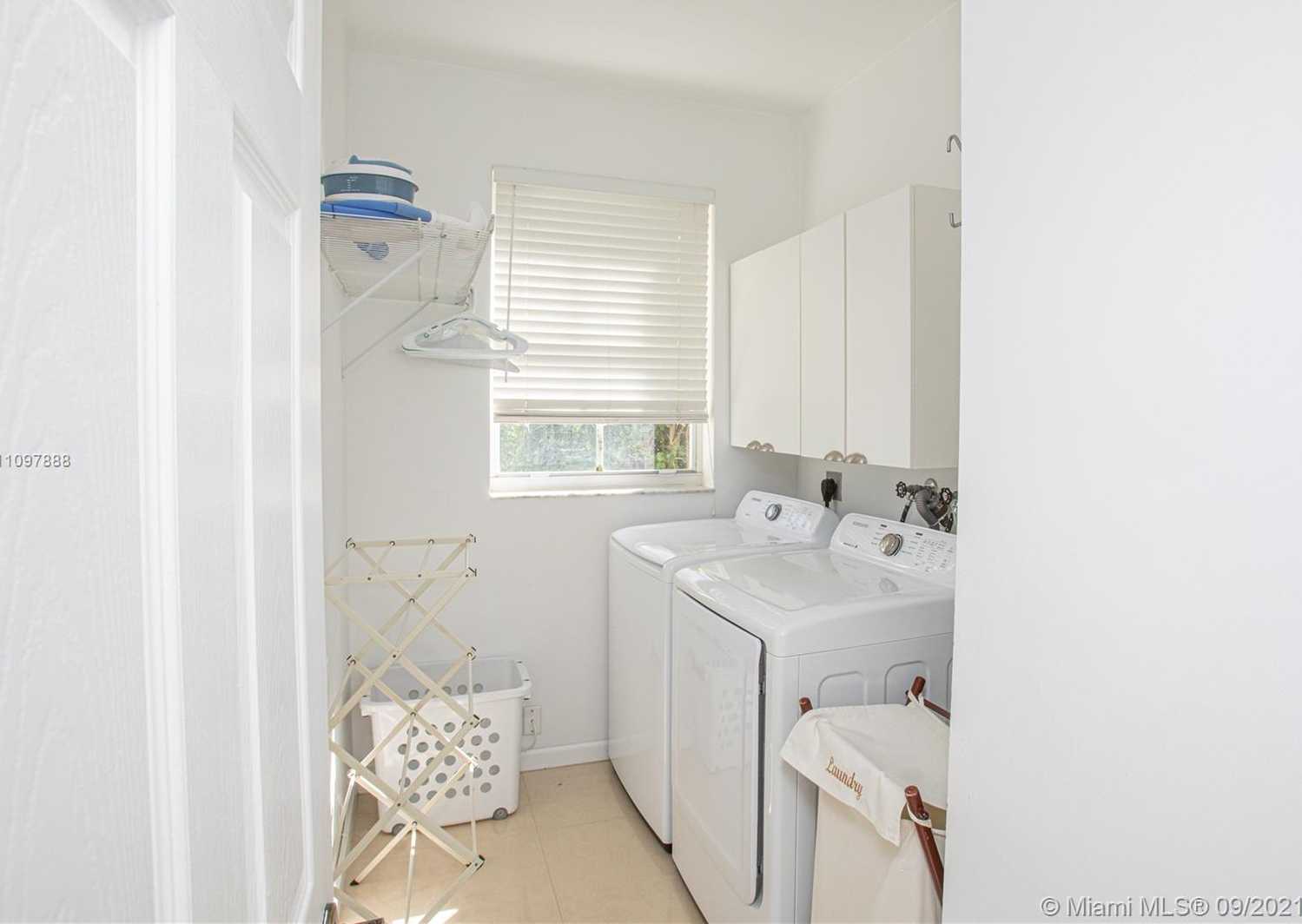 Small Image of 1222 CHINABERRY DR, Weston Number 50