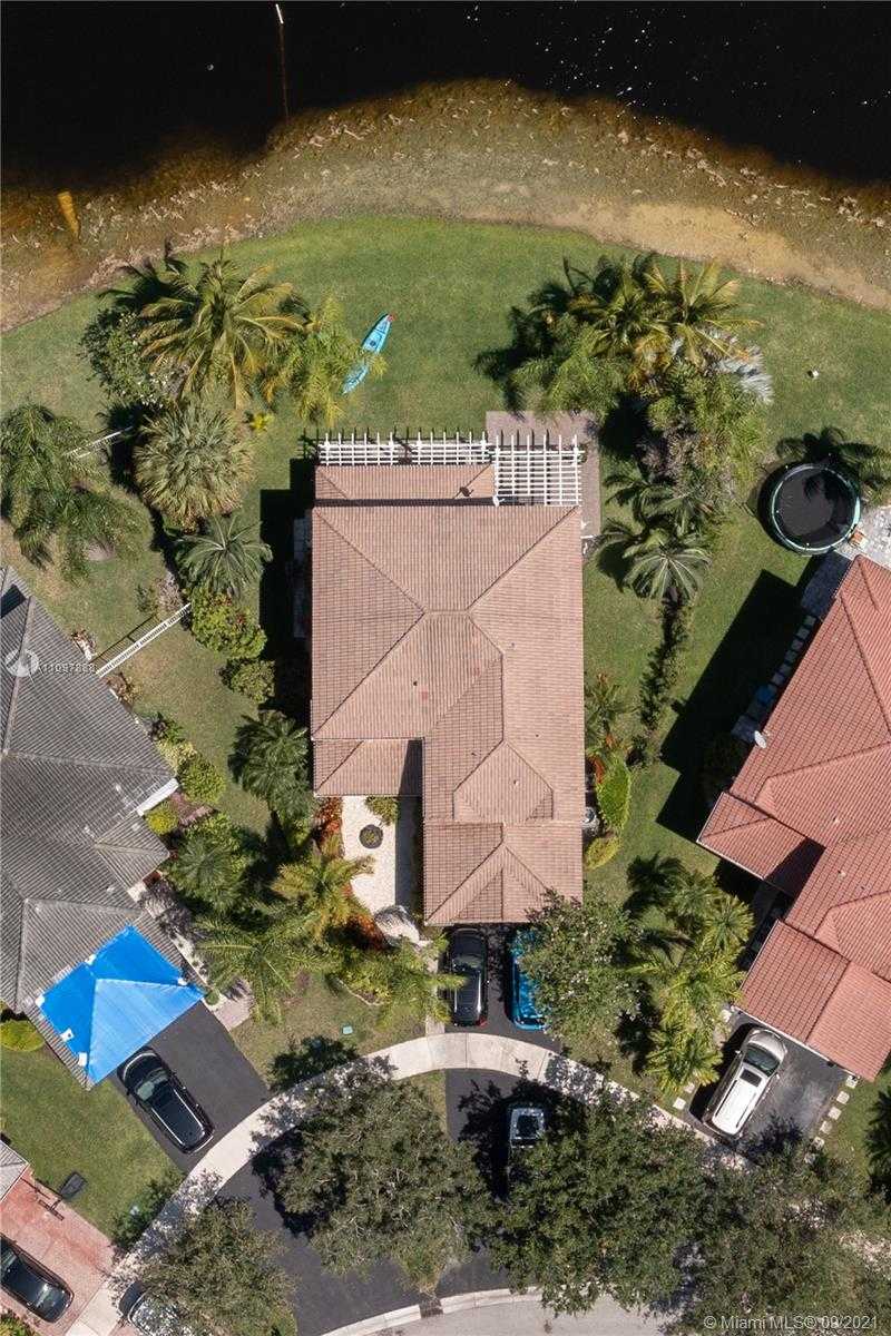 Small Image of 1222 CHINABERRY DR, Weston Number 55