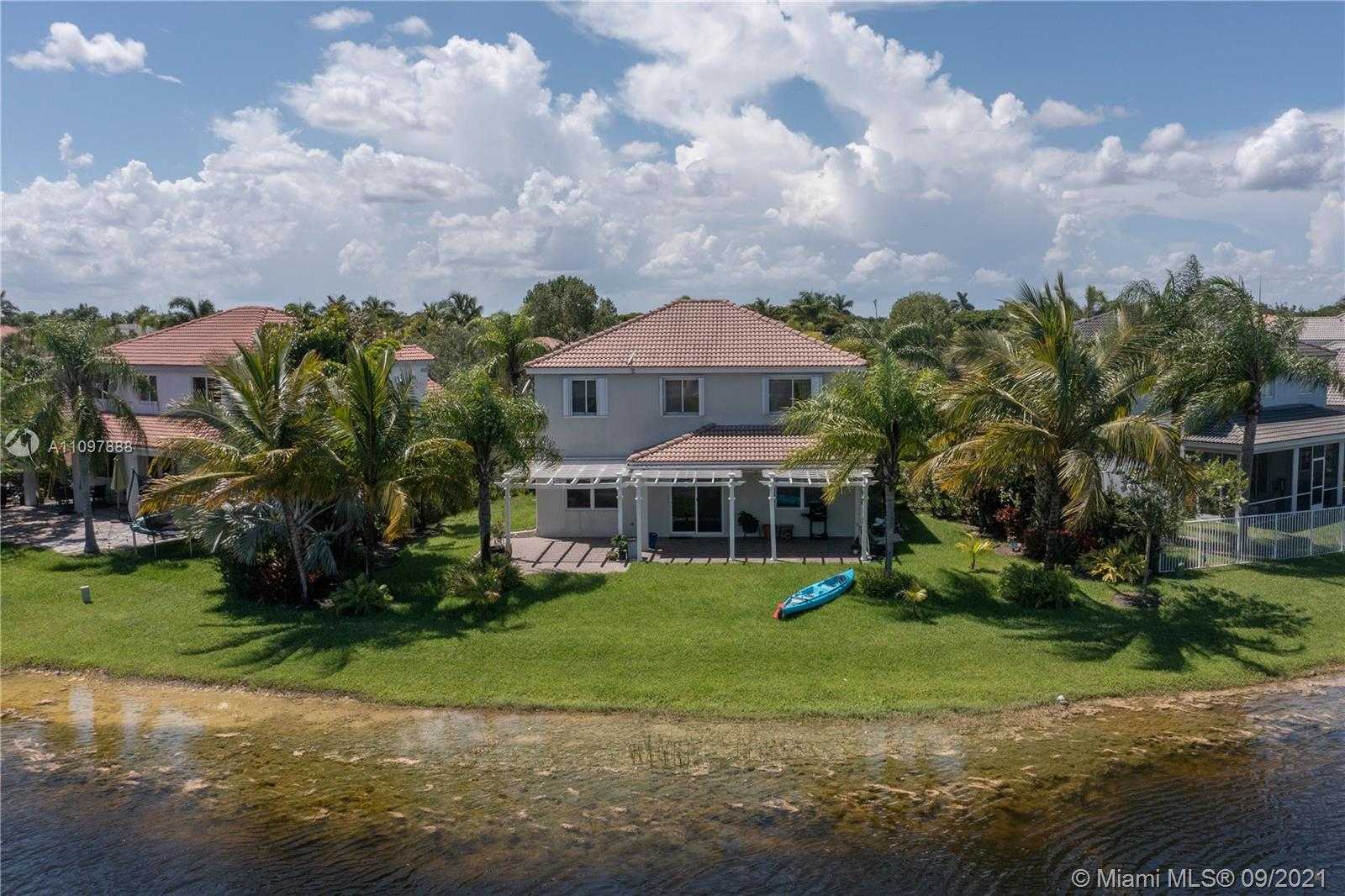 Small Image of 1222 CHINABERRY DR, Weston Number 7