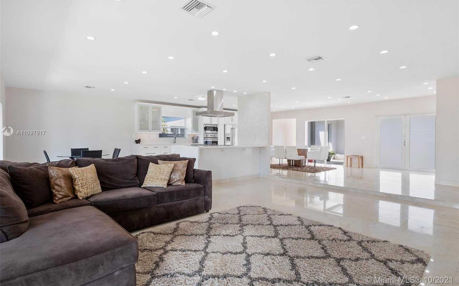 Small Image of 1230 NORTH EAST 83RD ST, Miami Number 13