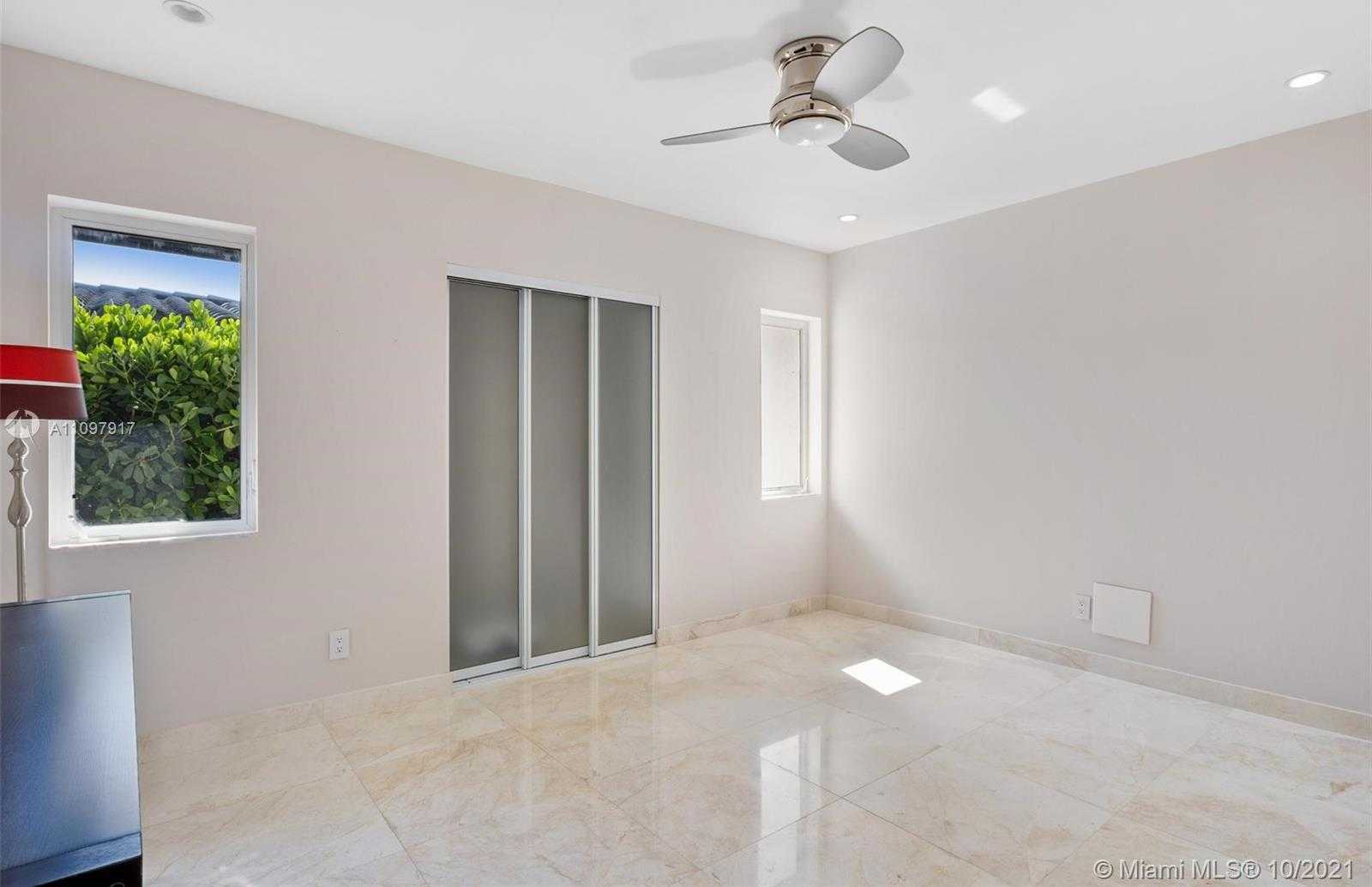 Small Image of 1230 NORTH EAST 83RD ST, Miami Number 14