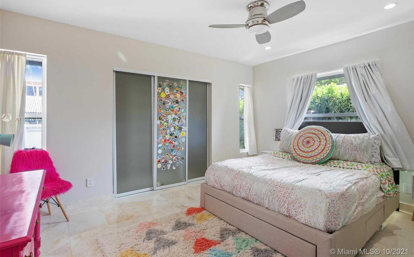 Small Image of 1230 NORTH EAST 83RD ST, Miami Number 16