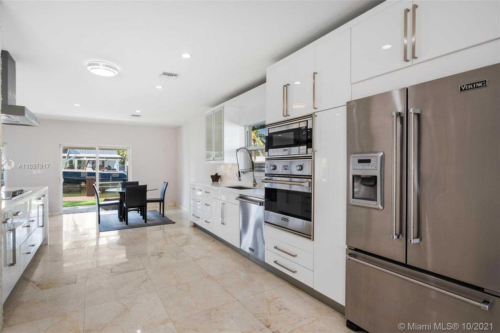 Small Image of 1230 NORTH EAST 83RD ST, Miami Number 2