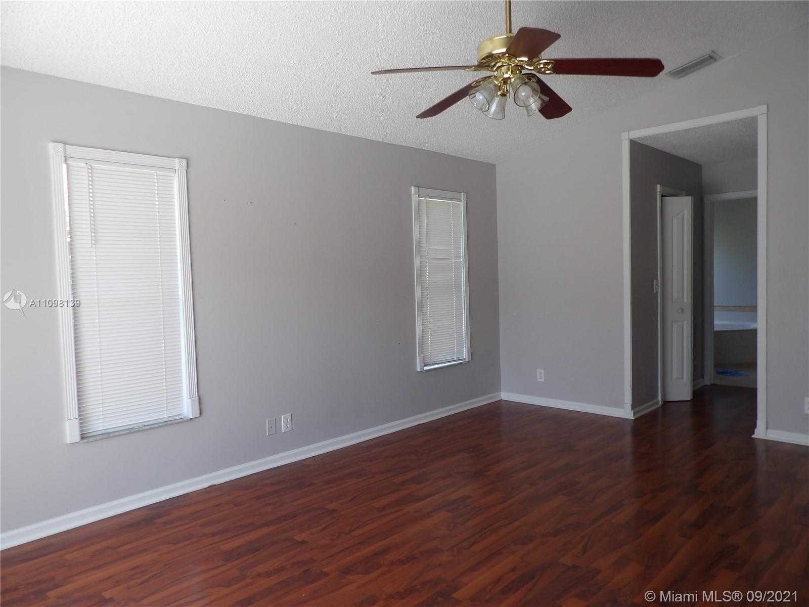 Small Image of 10004 NORTH WEST 57TH PL, Coral Springs Number 15