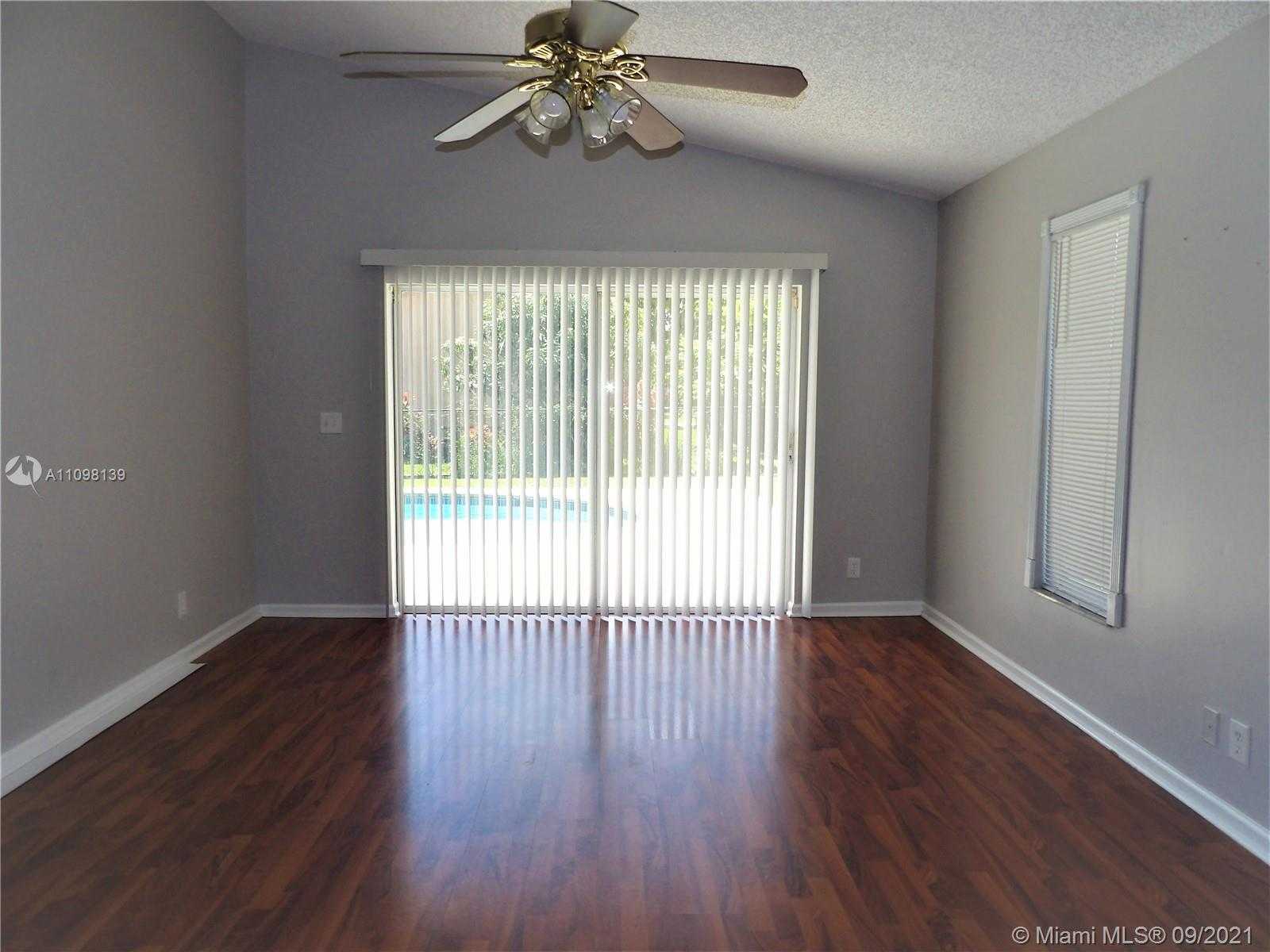Small Image of 10004 NORTH WEST 57TH PL, Coral Springs Number 16