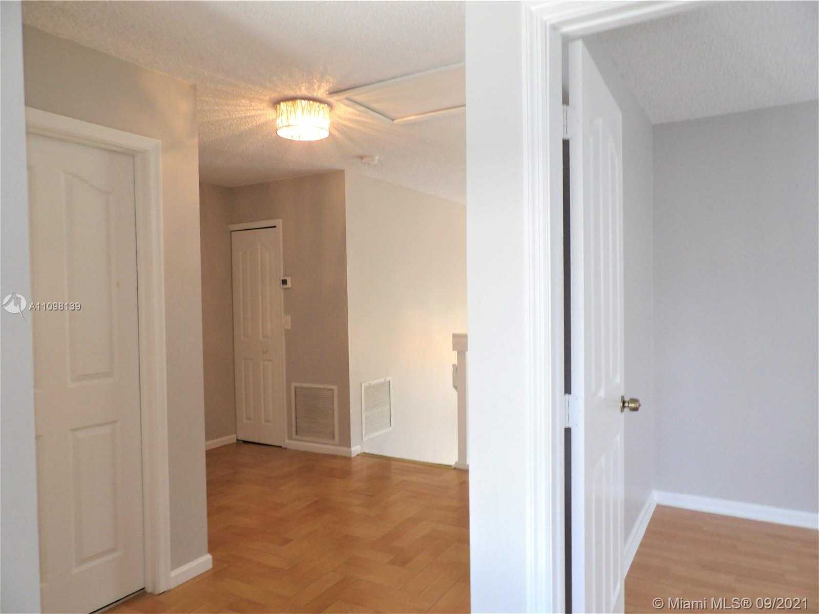 Small Image of 10004 NORTH WEST 57TH PL, Coral Springs Number 25