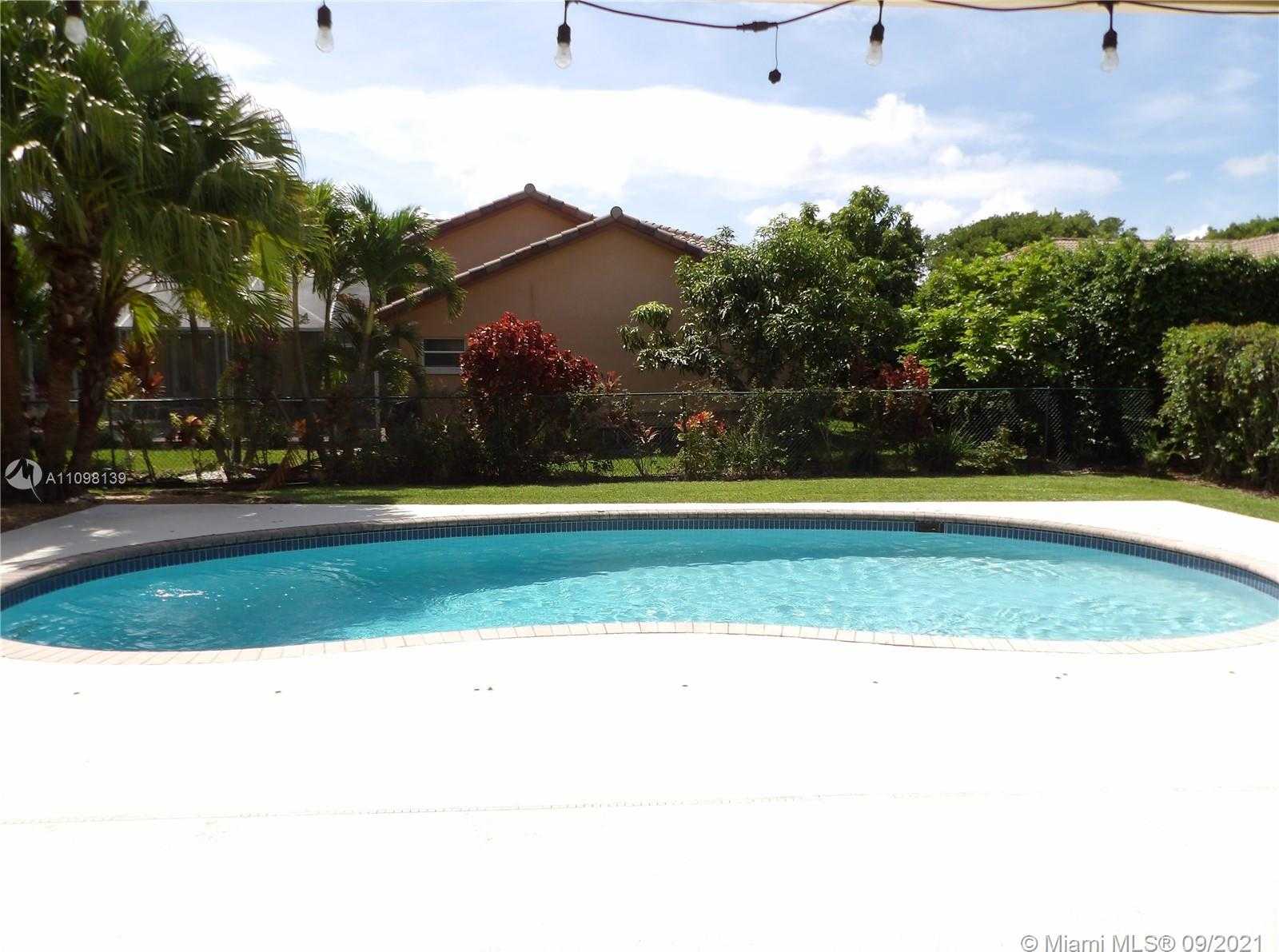 Small Image of 10004 NORTH WEST 57TH PL, Coral Springs Number 28