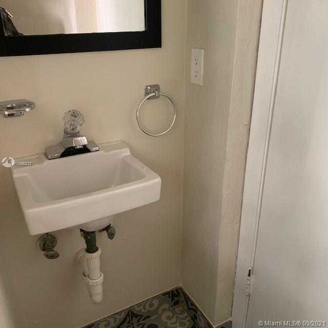 Small Image of 1245 ALGERIA AVE, Coral Gables Number 16