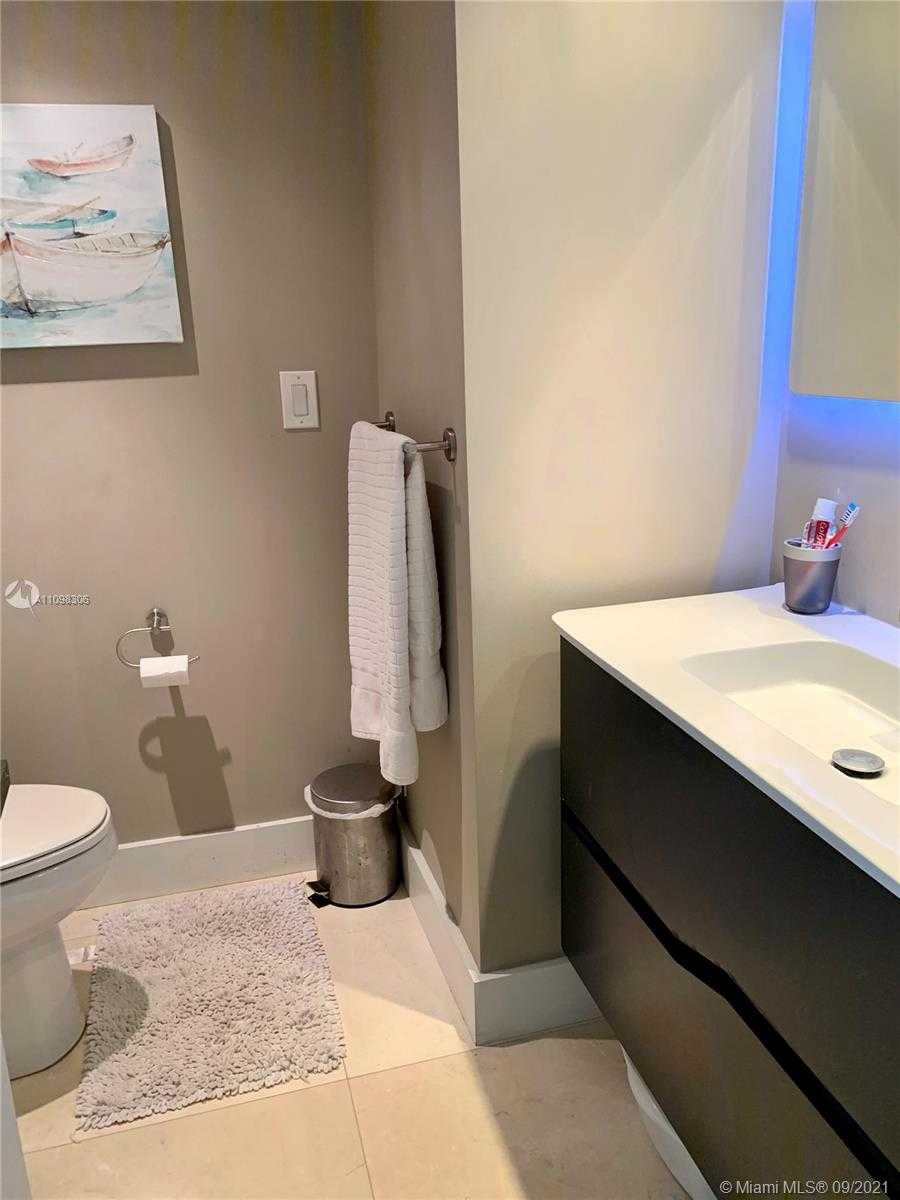 Small Image of 5701 COLLINS AVE #704, Miami Beach Number 11