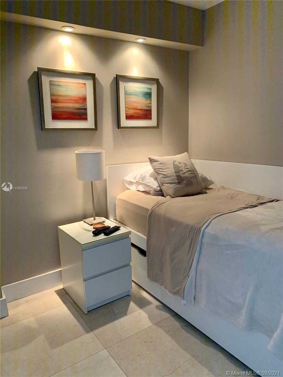 Small Image of 5701 COLLINS AVE #704, Miami Beach Number 9