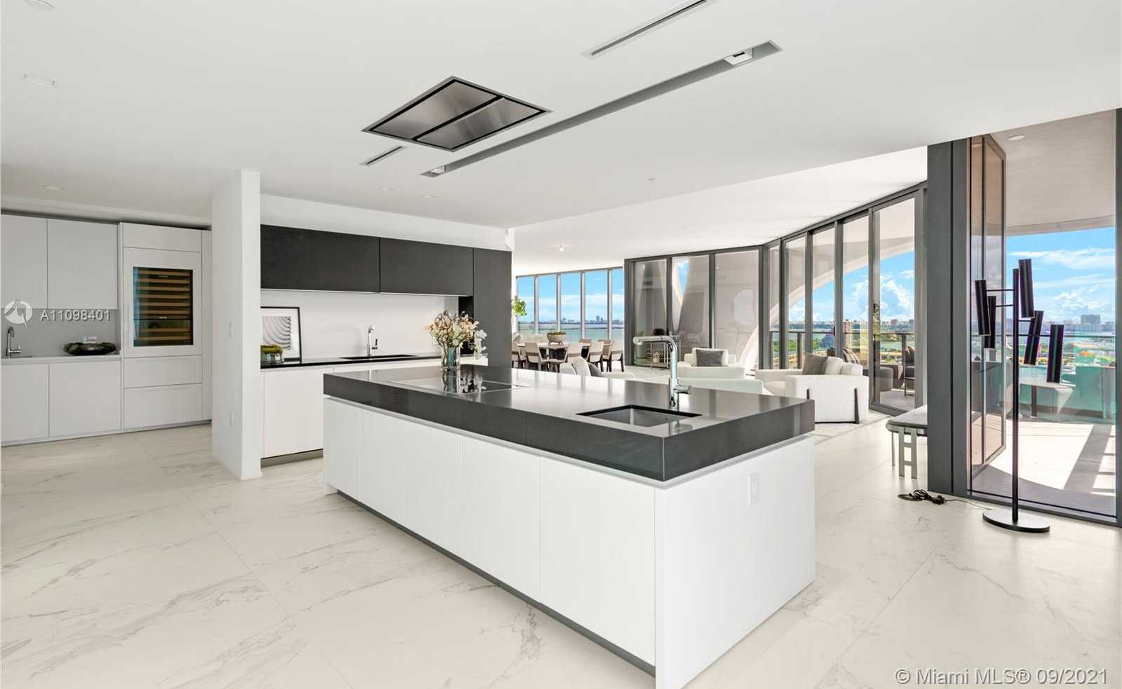 Small Image of 1000 BISCAYNE BLVD #2401, Miami Number 10