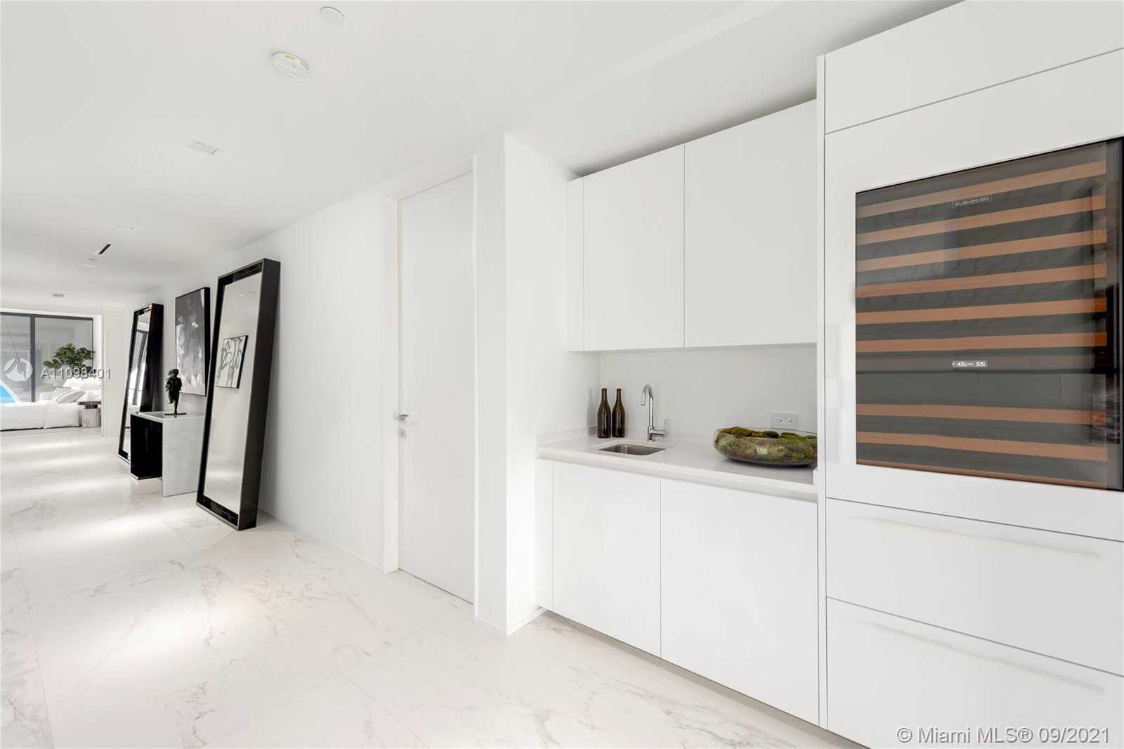Small Image of 1000 BISCAYNE BLVD #2401, Miami Number 12