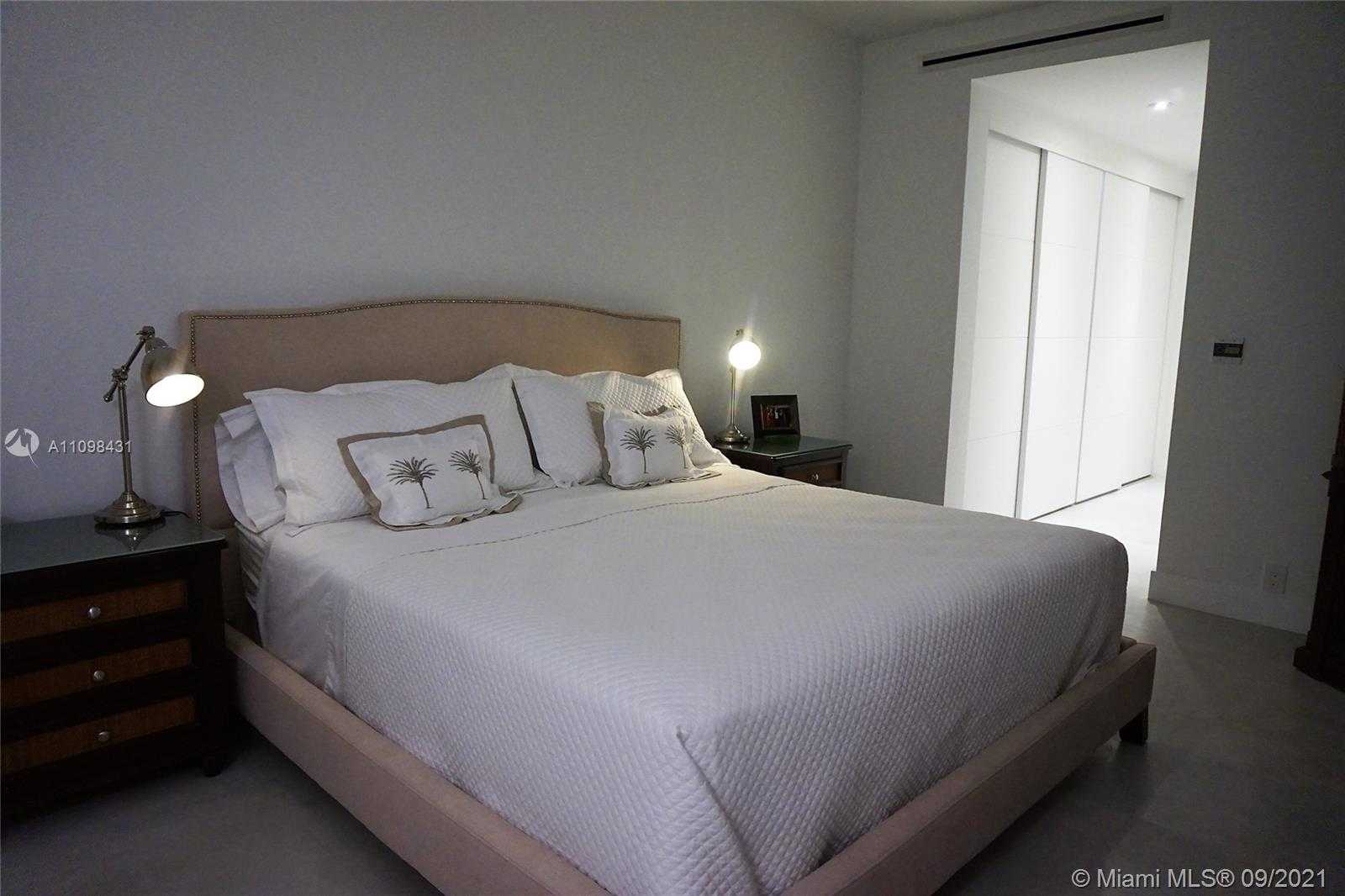 Small Image of 251 CRANDON BLVD #1028, Key Biscayne Number 28