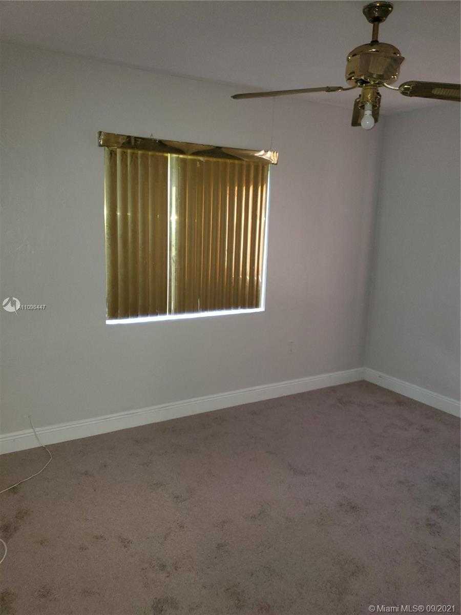 Small Image of 1368 NORTH WEST 55TH TER, Miami Number 5