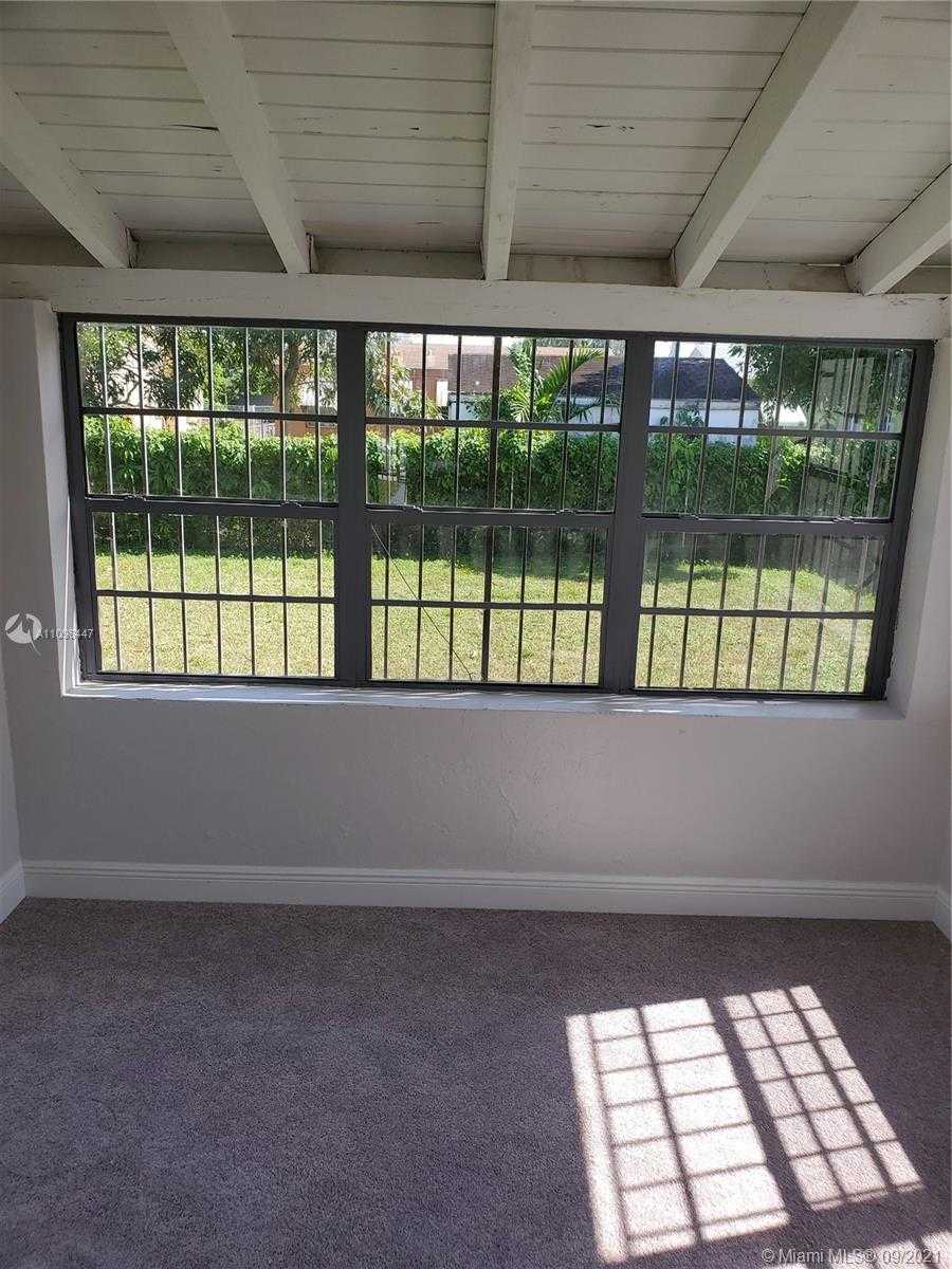 Small Image of 1368 NORTH WEST 55TH TER, Miami Number 6