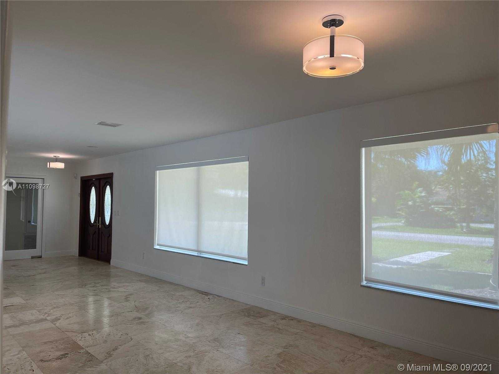 Small Image of 7361 SOUTH WEST 117TH TER, Pinecrest Number 2