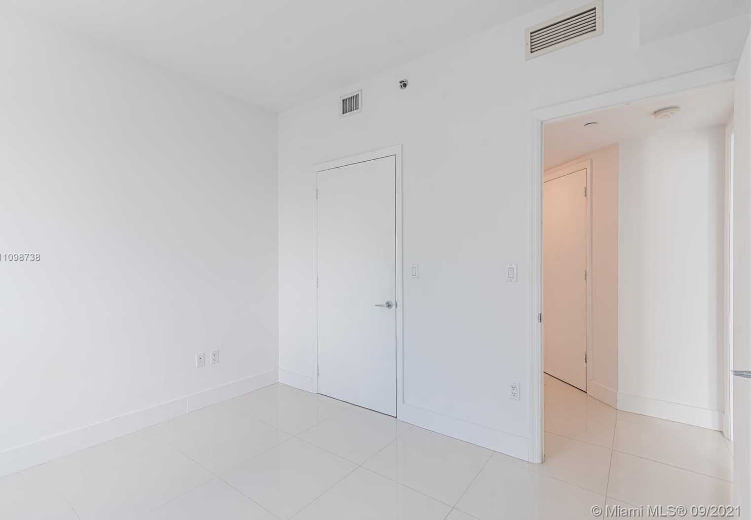 Small Image of 500 BRICKELL AVE #4101, Miami Number 11
