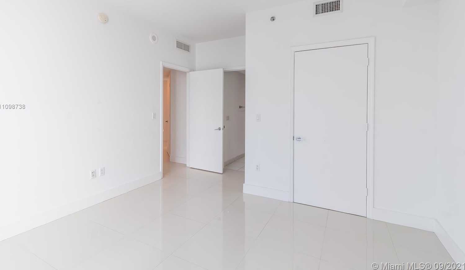 Small Image of 500 BRICKELL AVE #4101, Miami Number 20